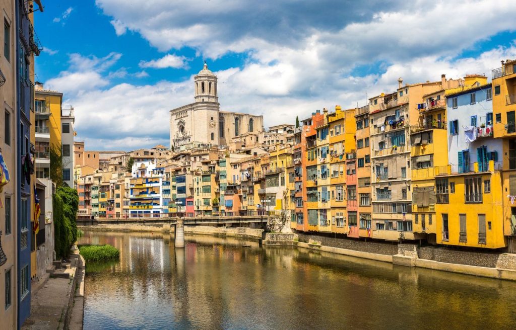 Girona from the River - Barcelona to Girona Day Trip