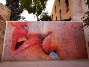 Kiss Mural in the Gothic Quarter - Why Visit Barcelona in April