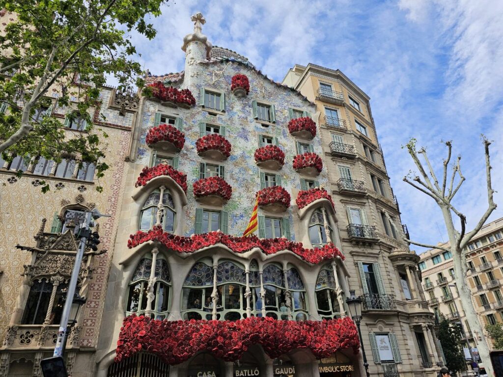 Casa Batllo covered with Roses for Sant Jordi - Best Time to Visit Barcelona